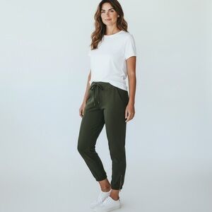 Albion Women's XS Petite Jet Setter Ankle Zip Jogger Green EUC Inseam 23.5"